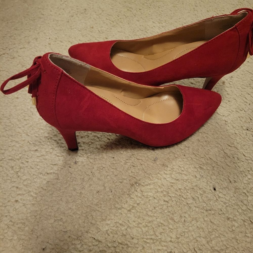 Red Pumps
